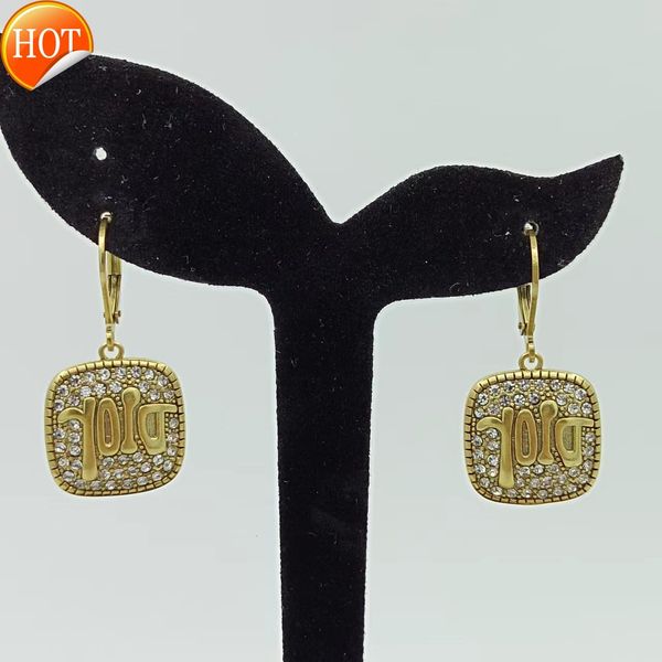 d1 earrings new and old 925 sier needle square diamond studded letter female small fragrance nostalgic factory direct sale, Golden
d1 earrings new and old 925 sier needle square diamond studded letter female small fragrance nostalgic factory direct sale, Golden