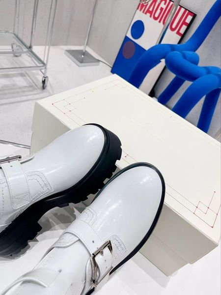 fashionable hollow cool boots new autumn women shoes genuine leather size 35-40, Black
fashionable hollow cool boots new autumn women shoes genuine leather size 35-40, Black