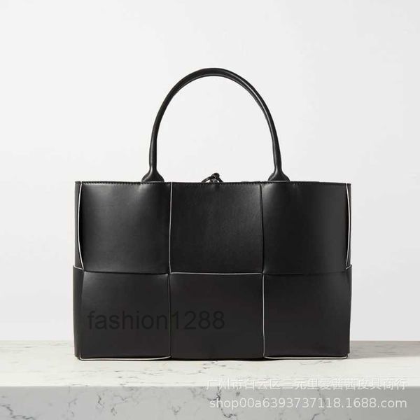song hye kyo's same leather woven handbag tote bag shopping bag single shoulder handbag mother bag
song hye kyo's same leather woven handbag tote bag shopping bag single shoulder handbag mother bag