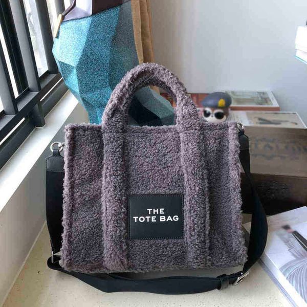 designer luxury women the tote bag fashion versatile handbags shoulder crossbody bags purse tories totes large capacity saddle wallets 7a q
designer luxury women the tote bag fashion versatile handbags shoulder crossbody bags purse tories totes large capacity saddle wallets 7a q