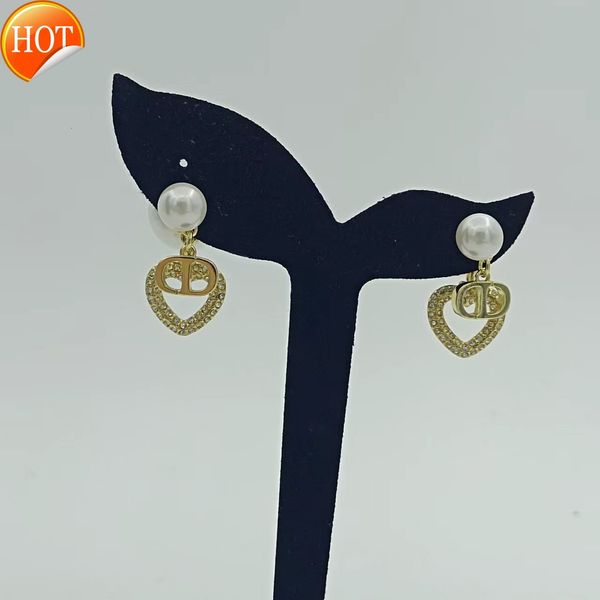d family di new pearl earrings female love small fragrance with diamond letters peach heart light luxury celebriti factory direct sale, Golden
d family di new pearl earrings female love small fragrance with diamond letters peach heart light luxury celebriti factory direct sale, Golden