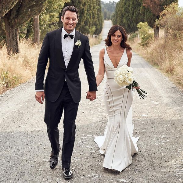 designer mermaid wedding dresses backless bridal gowns sleeveless deep v neck plus size trumpet sweep train robe de mariee, White
designer mermaid wedding dresses backless bridal gowns sleeveless deep v neck plus size trumpet sweep train robe de mariee, White