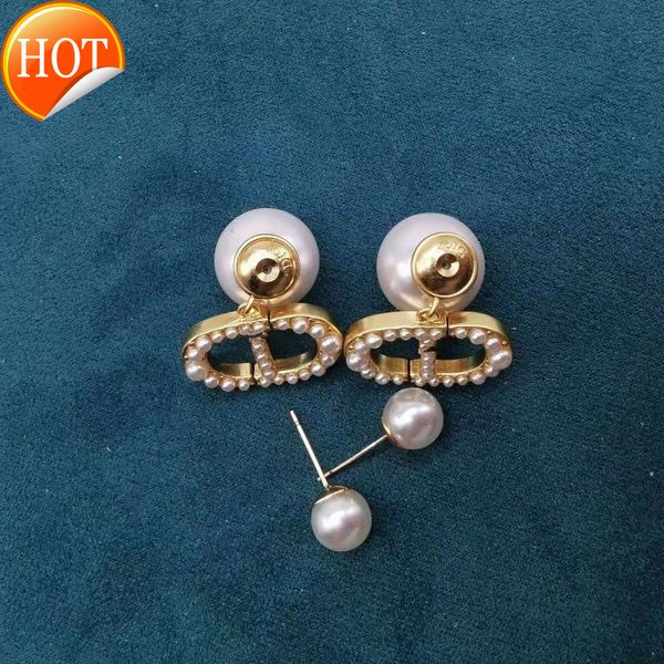 d family di new earrings light luxury cd pearl high sense simple temperament letter women's batch factory direct sale, Golden
d family di new earrings light luxury cd pearl high sense simple temperament letter women's batch factory direct sale, Golden