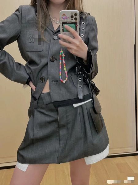 women's tracksuits designer mithe new grey checkered suit in utumn nd winter of 22 with wide set full texture is mtched series short sk, Gray
women's tracksuits designer mithe new grey checkered suit in utumn nd winter of 22 with wide set full texture is mtched series short sk, Gray