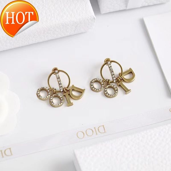 d family di new letter earrings women's high-grade temperament fashion simple and light luxury factory direct sale, Golden
d family di new letter earrings women's high-grade temperament fashion simple and light luxury factory direct sale, Golden