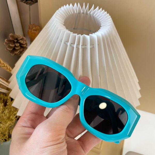 designer sunglasses blue grey lenses women glasses shades occhiali da sole pupular styles in 22, White;black
designer sunglasses blue grey lenses women glasses shades occhiali da sole pupular styles in 22, White;black