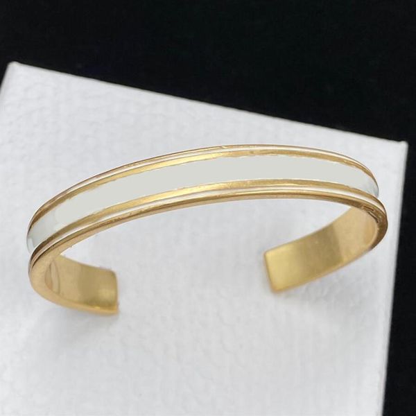 classic simple letter bracelet bangle luxury designer letters bracelets women lady party wedding jewelry anniversary gift with box239t, Golden;silver
classic simple letter bracelet bangle luxury designer letters bracelets women lady party wedding jewelry anniversary gift with box239t, Golden;silver