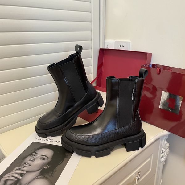 women designer ankle boots luxury martin boot outdoor winter leather flat sneakers 083, Black
women designer ankle boots luxury martin boot outdoor winter leather flat sneakers 083, Black