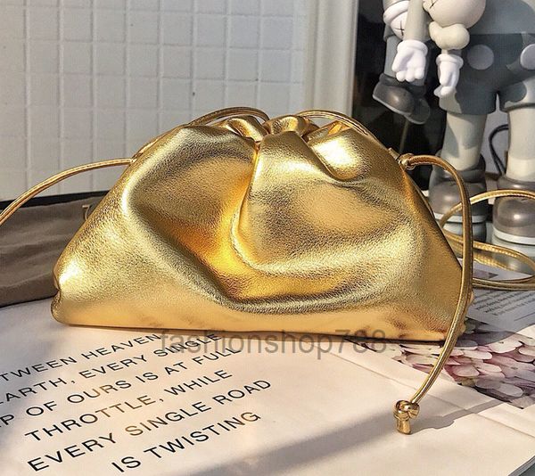 genuine leather b v cloud bag soft wrinkled dumplings messenger luxury handbags women designer clutches single shoulder mini pouch 2022 top
genuine leather b v cloud bag soft wrinkled dumplings messenger luxury handbags women designer clutches single shoulder mini pouch 2022 top
