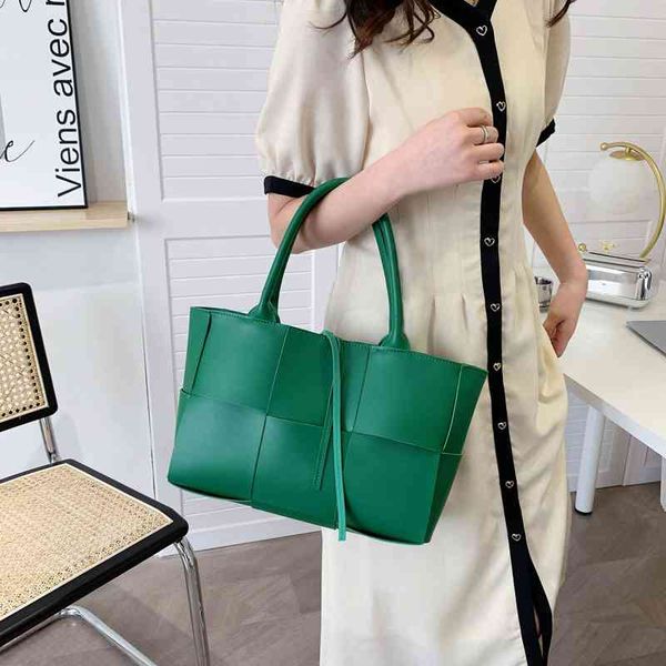 designer luxury women bag bottegas handbag fashion inclined shoulder womens bags versatile purses totes large capacity saddle venetas wallet
designer luxury women bag bottegas handbag fashion inclined shoulder womens bags versatile purses totes large capacity saddle venetas wallet