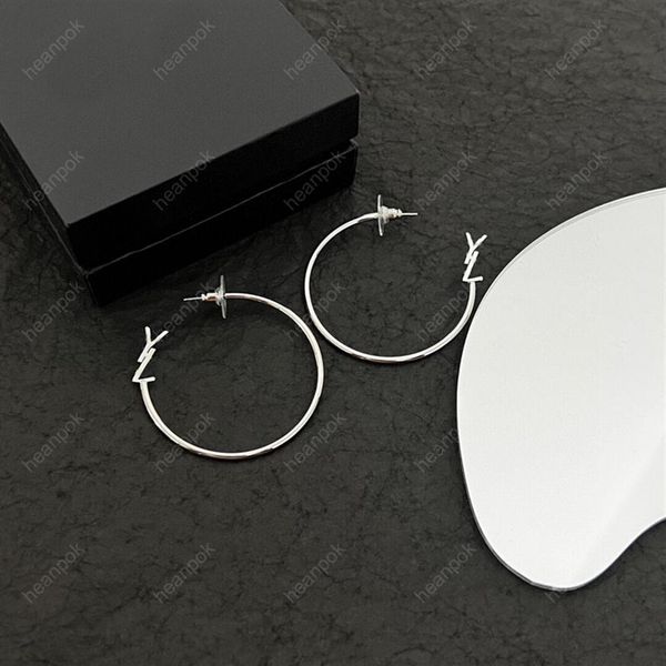 earrings designer for women hoop earring silver gold hoops jewelry designer luxurys letter y letter studs bracelet with box new 2205240280m, Golden;silver
earrings designer for women hoop earring silver gold hoops jewelry designer luxurys letter y letter studs bracelet with box new 2205240280m, Golden;silver