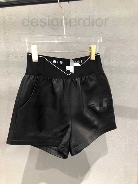 women's shorts designer aw dawangjia 22 spring and summer new letter high waist webbing triangle design leather pants shorts, White;black
women's shorts designer aw dawangjia 22 spring and summer new letter high waist webbing triangle design leather pants shorts, White;black