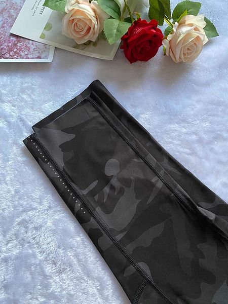 yoga outfit women two pocket cropped yoga pants fitness leggings tights high wai
yoga outfit women two pocket cropped yoga pants fitness leggings tights high wai
