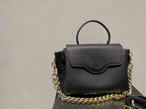 evening bags v family 2022 new exquisite handbag beauty head postman fashion chain one shoulder messenger bag
evening bags v family 2022 new exquisite handbag beauty head postman fashion chain one shoulder messenger bag