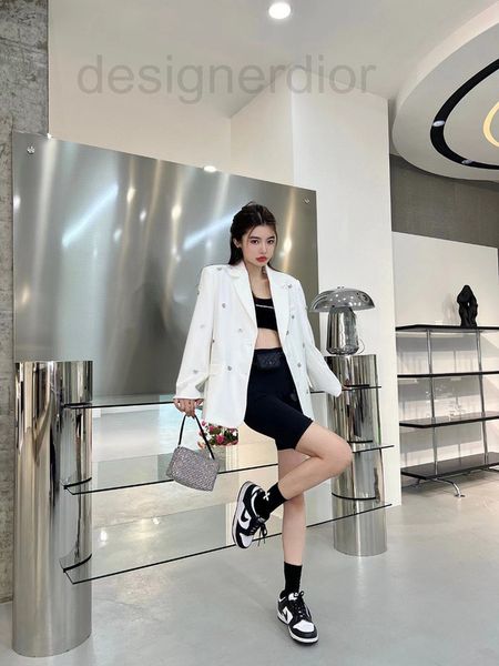 women's suits & blazers designer aw / 22fw autumn and winter full of metal letter particles wide version casual suit coat 4133, White;black
women's suits & blazers designer aw / 22fw autumn and winter full of metal letter particles wide version casual suit coat 4133, White;black
