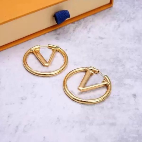 luxury hoop huggie women fashion love stud classic size stainless steel couple gifts designer jewelry engagement earrings wholesale gift for, Golden;silver
luxury hoop huggie women fashion love stud classic size stainless steel couple gifts designer jewelry engagement earrings wholesale gift for, Golden;silver