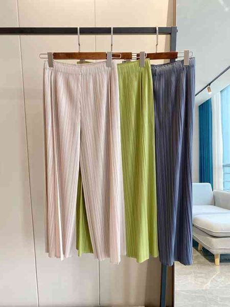 women's pants capris it's a single channel. miyake's pleated wide leg pants are oversized elastic and the waist is fake. ther, Black;white
women's pants capris it's a single channel. miyake's pleated wide leg pants are oversized elastic and the waist is fake. ther, Black;white
