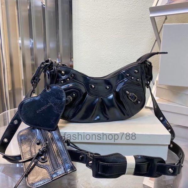 luxury design fashion motorcycle leather handbag shoulder bag women's retro large capacity tote cosmetics messenger backpack 202
luxury design fashion motorcycle leather handbag shoulder bag women's retro large capacity tote cosmetics messenger backpack 202