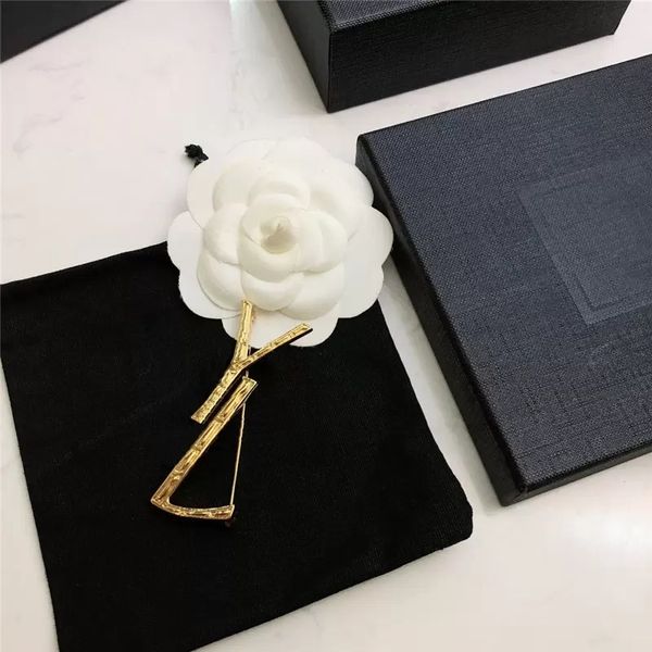 designer brooch jewelry classic pin for suit dress letter jewellry gold broochs pins clothes ornament luxury wedding, Gray
designer brooch jewelry classic pin for suit dress letter jewellry gold broochs pins clothes ornament luxury wedding, Gray