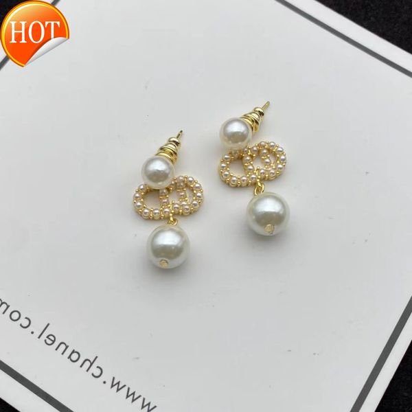 d1 home gold cd letter diamond inlaid pearl earrings 2022 new dijia net red star same factory direct sale ear rings for ladies, Golden
d1 home gold cd letter diamond inlaid pearl earrings 2022 new dijia net red star same factory direct sale ear rings for ladies, Golden
