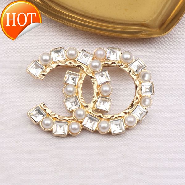 new double-c fashion temperament brooch alloy pearl inlaid zircon luxury small fragrance accsori sweater factory direct sale, Gray
new double-c fashion temperament brooch alloy pearl inlaid zircon luxury small fragrance accsori sweater factory direct sale, Gray