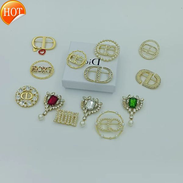 d1 family new letter brooch heart-shaped net red same diamond inlaid cd pearl shaped clip batch factory direct sale, Gray
d1 family new letter brooch heart-shaped net red same diamond inlaid cd pearl shaped clip batch factory direct sale, Gray
