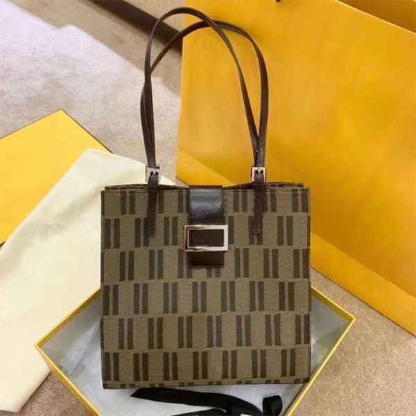 shopping bag tote purse canvas shoulder bags arge capacity handbag full letter ptint leather shoulder strap hardware buckle internal zipper
shopping bag tote purse canvas shoulder bags arge capacity handbag full letter ptint leather shoulder strap hardware buckle internal zipper