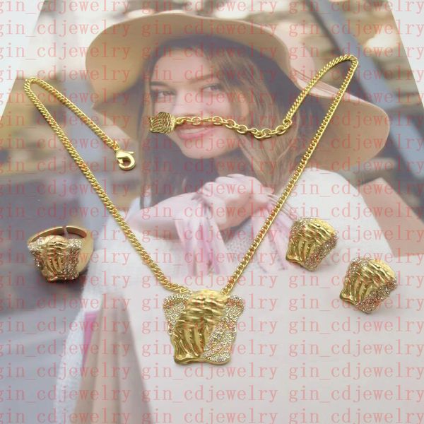 fashion designer necklaces v pendant banshee medusa head 18k gold plated bracelets earrings rings birthday festive engagement gifts v7, Silver
fashion designer necklaces v pendant banshee medusa head 18k gold plated bracelets earrings rings birthday festive engagement gifts v7, Silver