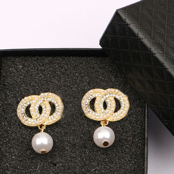 simple 18k gold plated 925 silver luxury brand designers double letters c stud geometric famous women round crystal rhinestone pearl earring, Golden;silver
simple 18k gold plated 925 silver luxury brand designers double letters c stud geometric famous women round crystal rhinestone pearl earring, Golden;silver
