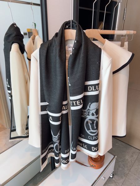 luxury brand scarf letter horse design women scarves thick soft touch ladies pashmina christmas gift with box, Blue;gray
luxury brand scarf letter horse design women scarves thick soft touch ladies pashmina christmas gift with box, Blue;gray