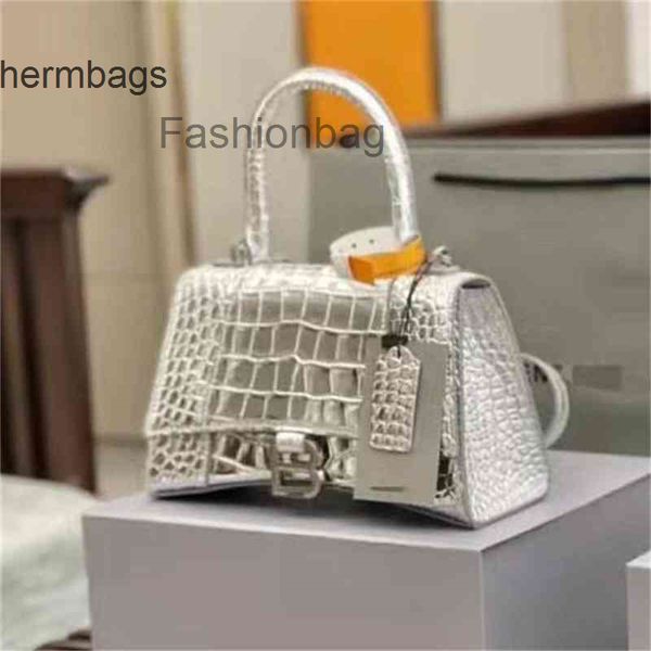 bag bags niche shoulder balencaigass italy brand hourglass light messenger fashion 2022 handbag single crocodile pattern green french
bag bags niche shoulder balencaigass italy brand hourglass light messenger fashion 2022 handbag single crocodile pattern green french