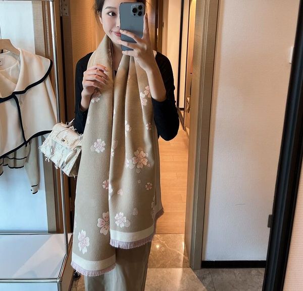 thick man classic quality fashion designer scarves long cashmere design for winter women long neck 4 colors scarf printed shawl high, Blue;gray
thick man classic quality fashion designer scarves long cashmere design for winter women long neck 4 colors scarf printed shawl high, Blue;gray
