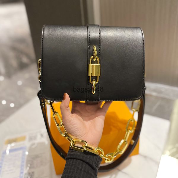 lvs evening bags fashion simple bags brand designer high-quality soft crossbody bag lady totes classic matte chain handbags large-capacity w
lvs evening bags fashion simple bags brand designer high-quality soft crossbody bag lady totes classic matte chain handbags large-capacity w