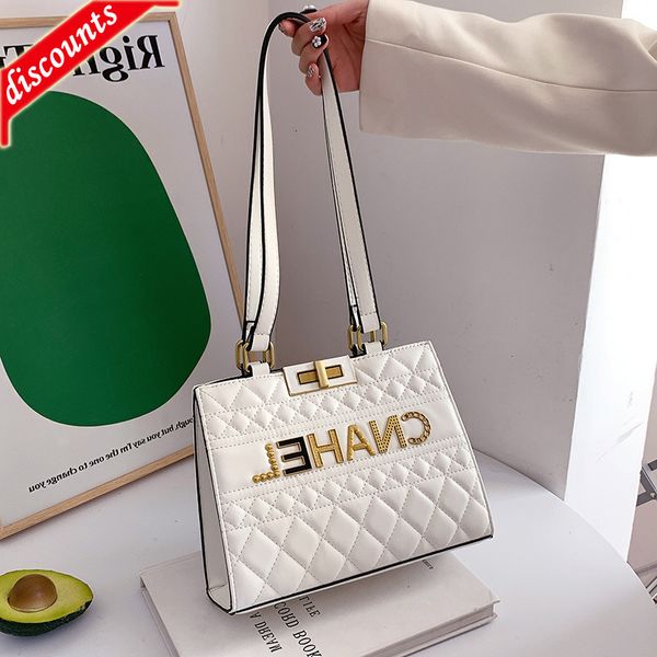 designer bags female 2022 new trend ins fashion women's rhombic lattice lock letter single shoulder messenger evening clutches luxury h
designer bags female 2022 new trend ins fashion women's rhombic lattice lock letter single shoulder messenger evening clutches luxury h