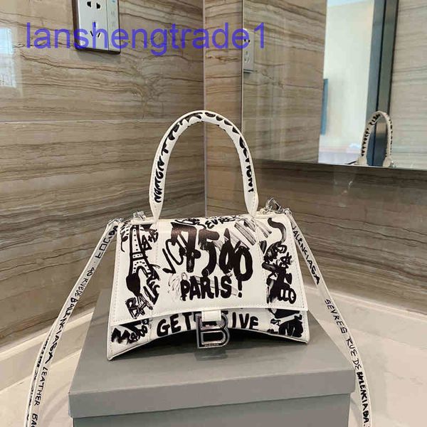 designer handbags trend hourglass popular personality women's single shoulder messenger bag
designer handbags trend hourglass popular personality women's single shoulder messenger bag