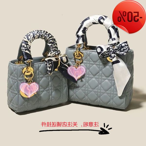designer cowhide women's summer light luxury high sense xiaoxiangfeng portable cross msenger princs diana bag factory direct sale
designer cowhide women's summer light luxury high sense xiaoxiangfeng portable cross msenger princs diana bag factory direct sale