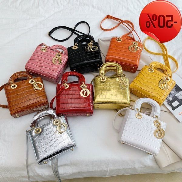 designer fashion small female 2022 new korean textured stone pattern diana handbag foreign style one shoulder msenger bag factory direct sal
designer fashion small female 2022 new korean textured stone pattern diana handbag foreign style one shoulder msenger bag factory direct sal