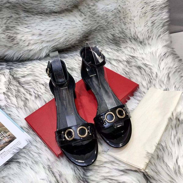 classic ladies mid heel sandals leather party fashion metal buckle summer chunky heel catwalk slippers 3.5cm size 35-43, Black
classic ladies mid heel sandals leather party fashion metal buckle summer chunky heel catwalk slippers 3.5cm size 35-43, Black