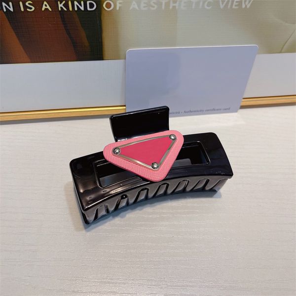fashion designer hair clips hairpins jewelry for woman girls ladies wedding party gifts brand luxury classic letters hairclips 6 colors, Golden;silver
fashion designer hair clips hairpins jewelry for woman girls ladies wedding party gifts brand luxury classic letters hairclips 6 colors, Golden;silver