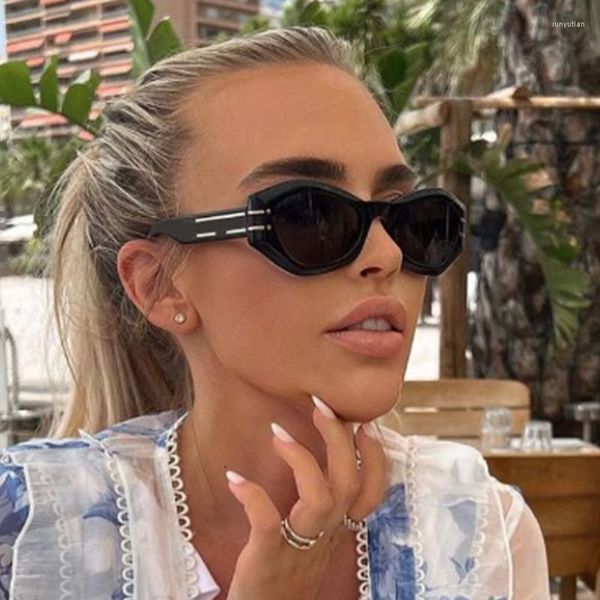 black butterfly female summer traving metal line cateye uv400 brand women's, White;black
black butterfly female summer traving metal line cateye uv400 brand women's, White;black