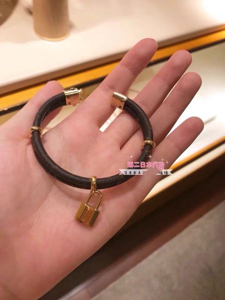 bangle love luxury bracelet bracelets designer carti bracelets diamonds fashion jewelry women titanium steel alloy craft never fade not alle, Black
bangle love luxury bracelet bracelets designer carti bracelets diamonds fashion jewelry women titanium steel alloy craft never fade not alle, Black