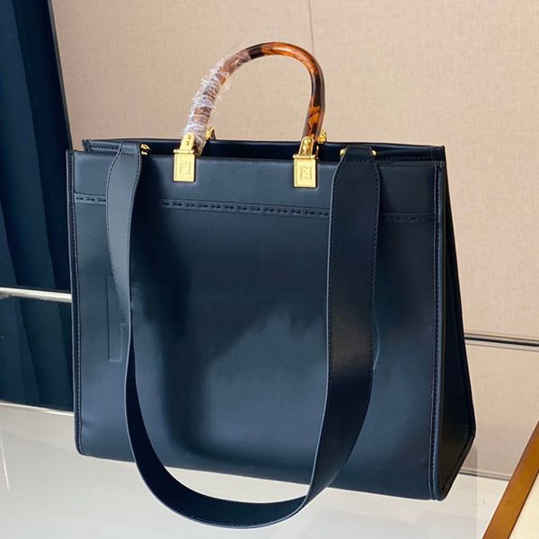 fashion women luxurys designers bags genuine leather handbags messenger crossbody shoulder bag evening bucket 2022
fashion women luxurys designers bags genuine leather handbags messenger crossbody shoulder bag evening bucket 2022