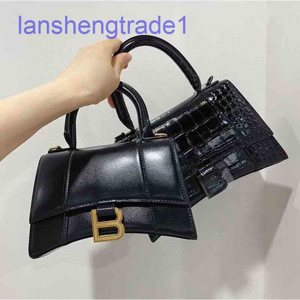 2022 balenciga luxurys designer handbags fashion bag b family high version women's crocodile hourglass leather one shoulder
2022 balenciga luxurys designer handbags fashion bag b family high version women's crocodile hourglass leather one shoulder