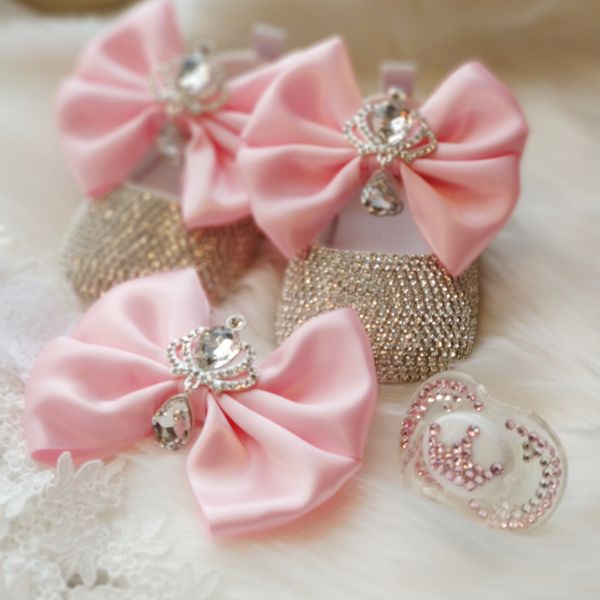 first walkers dollbling born 3 piece gift set luxury baby shoes headband pacifier pink lolita crown diamond jewels layette sparkly ballet 22
first walkers dollbling born 3 piece gift set luxury baby shoes headband pacifier pink lolita crown diamond jewels layette sparkly ballet 22
