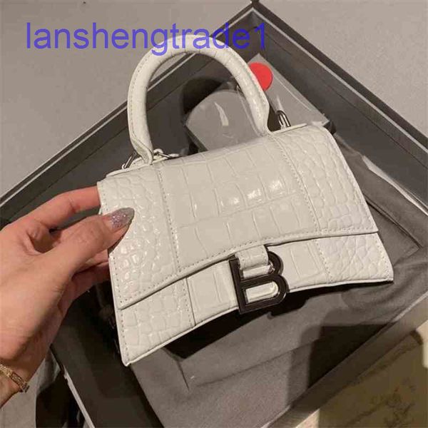 fashion balenciga bag 2022 designer b family high version women's crocodile hourglass leather one shoulder diagonal handbag
fashion balenciga bag 2022 designer b family high version women's crocodile hourglass leather one shoulder diagonal handbag