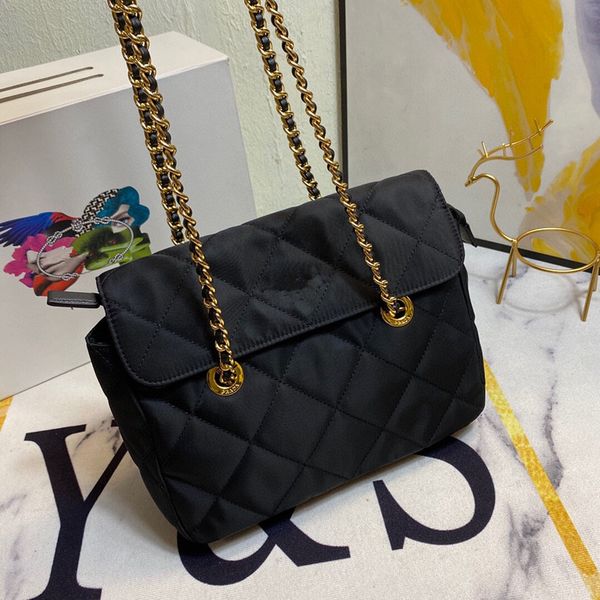 women messenger bag chain bag genuine leather one shoulder crossbody medium vintage bag
women messenger bag chain bag genuine leather one shoulder crossbody medium vintage bag