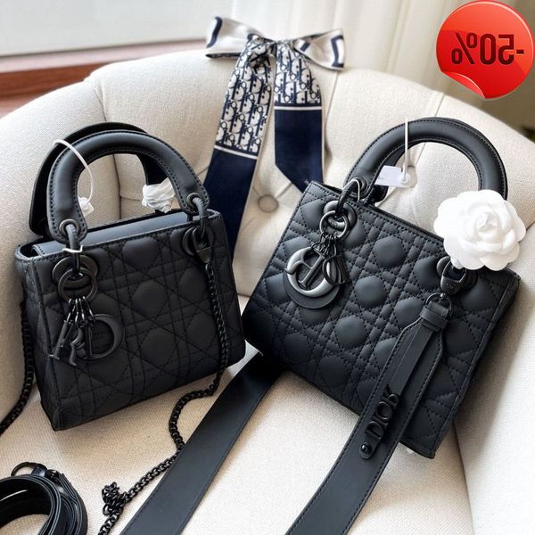 designer bags leather women's 2022 new versatile diana bag portable frosted three four grid single shoulder msenger bag gift box factor
designer bags leather women's 2022 new versatile diana bag portable frosted three four grid single shoulder msenger bag gift box factor
