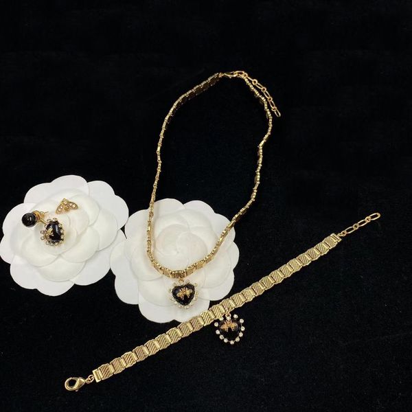fashion non-fading chain stainless steel woman necklace bracelet jewelry set with the correct letters luck, Silver
fashion non-fading chain stainless steel woman necklace bracelet jewelry set with the correct letters luck, Silver