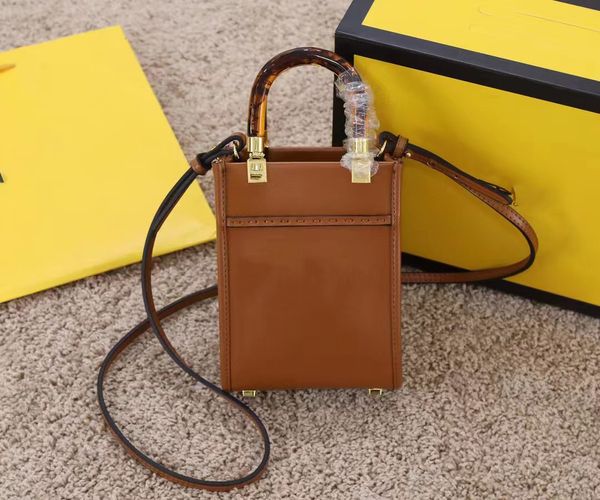 leather mini tortoiseshell hand-held crossbody bag youth arc de triomphe shoulder bag luxury designer women's evening wear camera bags
leather mini tortoiseshell hand-held crossbody bag youth arc de triomphe shoulder bag luxury designer women's evening wear camera bags