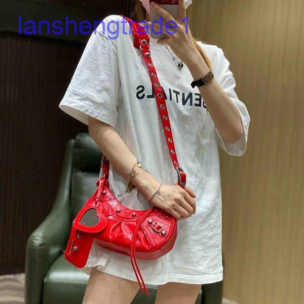 designer balenclgas handbags le wrinkled cagole crescent bag three in one rivet single shoulder messenger high sense leisure leather
designer balenclgas handbags le wrinkled cagole crescent bag three in one rivet single shoulder messenger high sense leisure leather